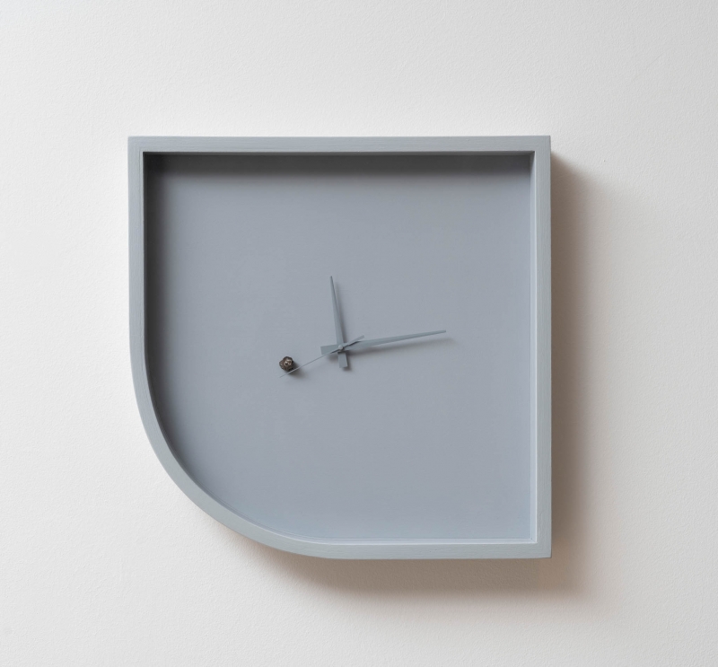 Space o'clock, 2019, clock on wood, meteorite and magnet, cm 53 x 53. ph Giorgio Benni