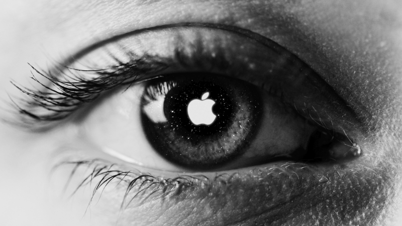 Corpi Celesti - Apple, 2020. Stampa su carta baryta, cm 47 x 82