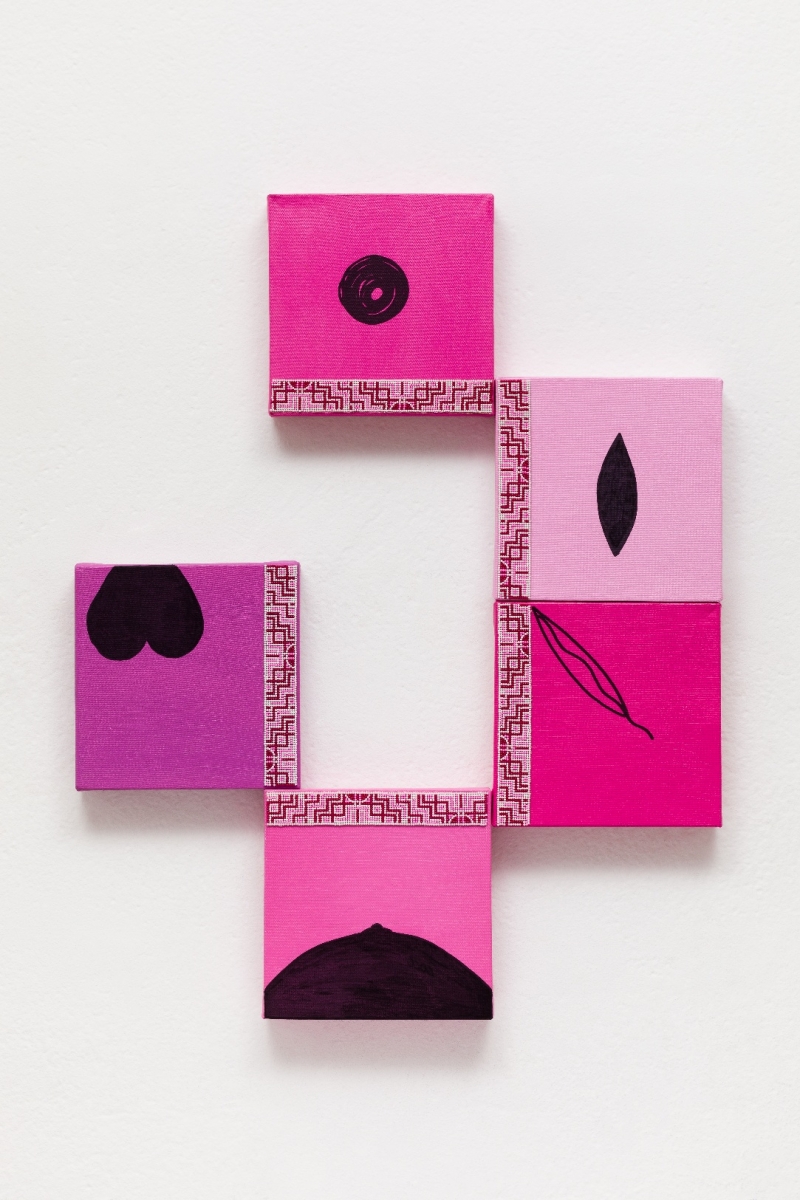 Todos os rosas possiveis dalla Serie Contrasexual Forms, 2019.  Acrilico e perline su tela, cm 73,5 x 56,8