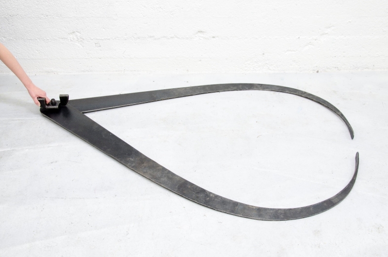 Untitled, 2016. Ferro battuto, cm 160 x 70
